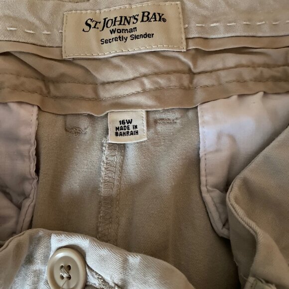 St Johns Bay Tan Capri - Picture 3 of 3